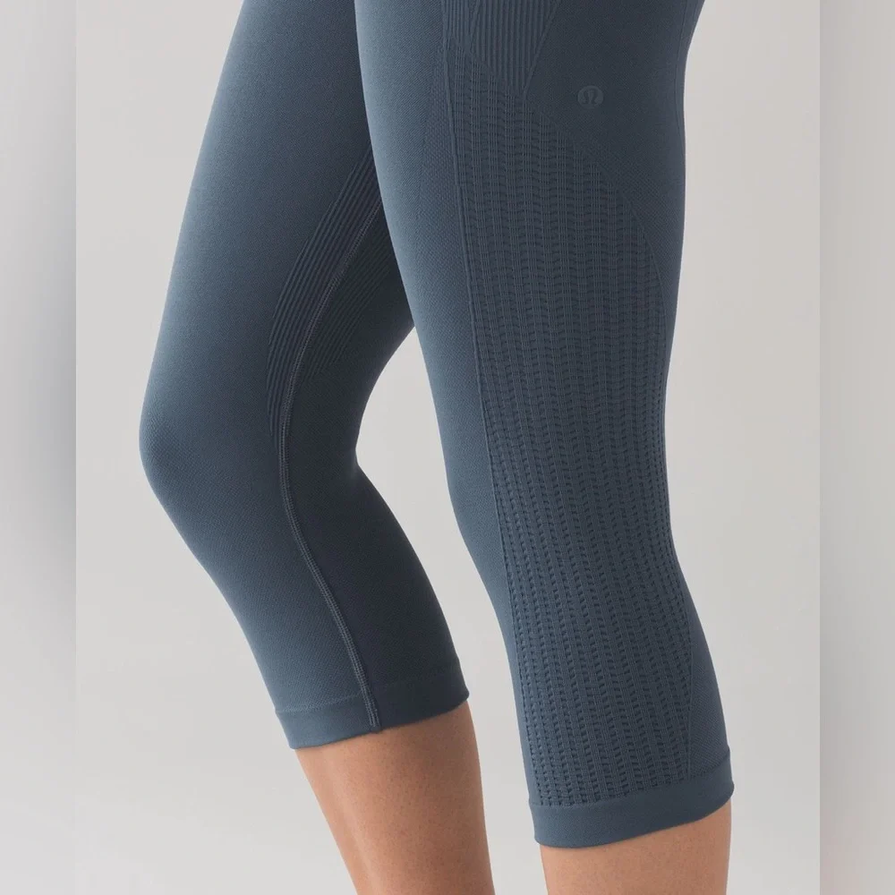 Lululemon‎ Flow & Go Crop (19